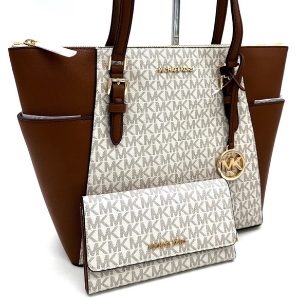 Michael Kors Large Charlotte Tote Bag & Trifold Wallet Vanilla - Picture 1 of 13